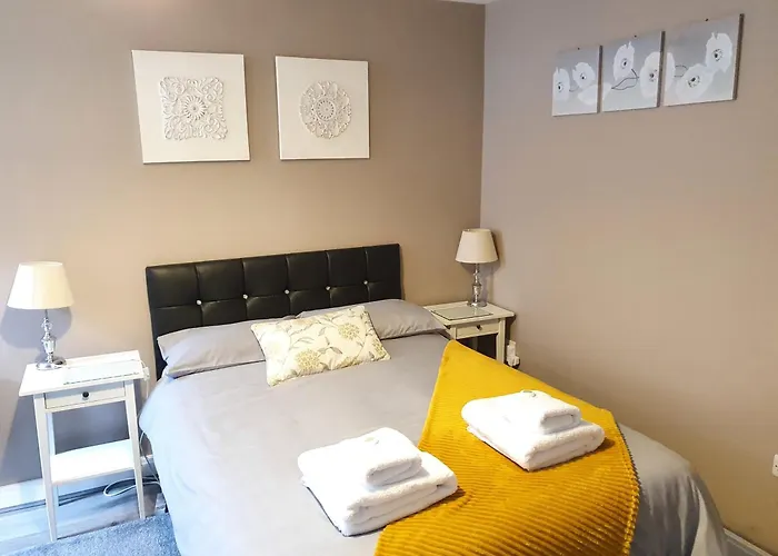 The Savile - Luxury Apartment Leeds - Your Next Stay